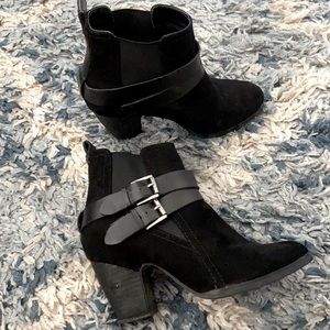 Size 6 Crown Vintage Booties